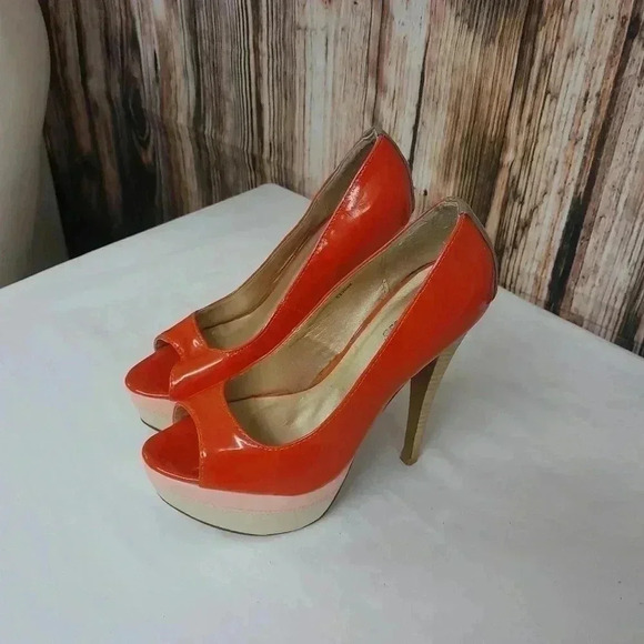 Heels - Picture 2 of 5